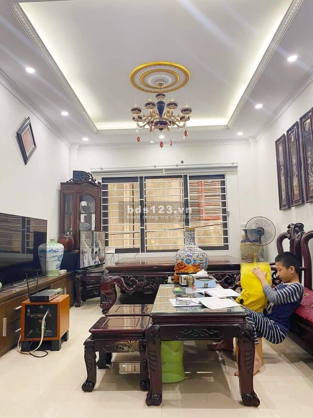 Bán Nhà Lạc Long Quân. Cầu Giấy. Hà Nội. 4.45 Tỷ. 5 Tầng. 30m2. MT 3.8m.