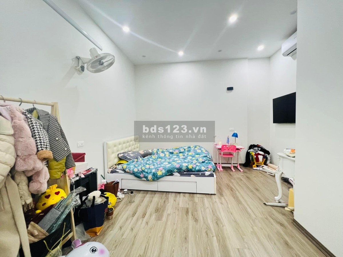 Bạch Mai Lê Thanh Nghị, Đúng 5M ra phố 6 Tầng lung linh NT sang trọng MT 4M 5 tỷ Xíu Xíu.
