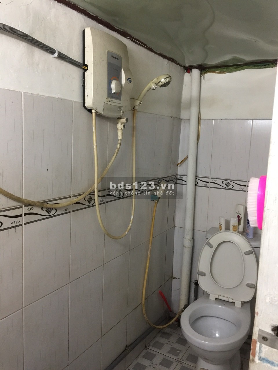 Cho thuê nhà nguyên căn 174/13 Đường Lê Quốc Hưng, Phường 13, Quận 4. Liên hệ An,dđ: 0903919500
