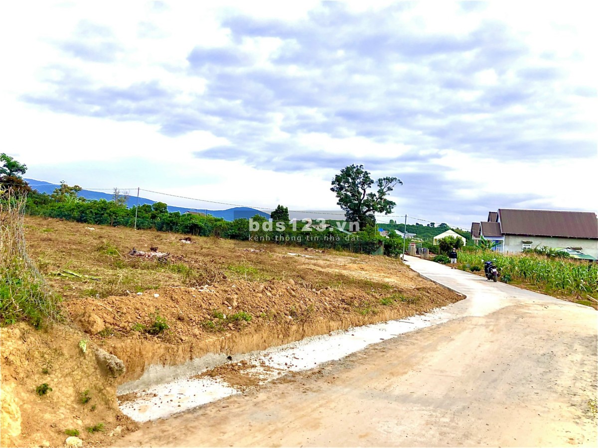 Thu hồi vốn bán 4 sào đất 2 mặt tiền đường Mê Linh có thể tách thửa