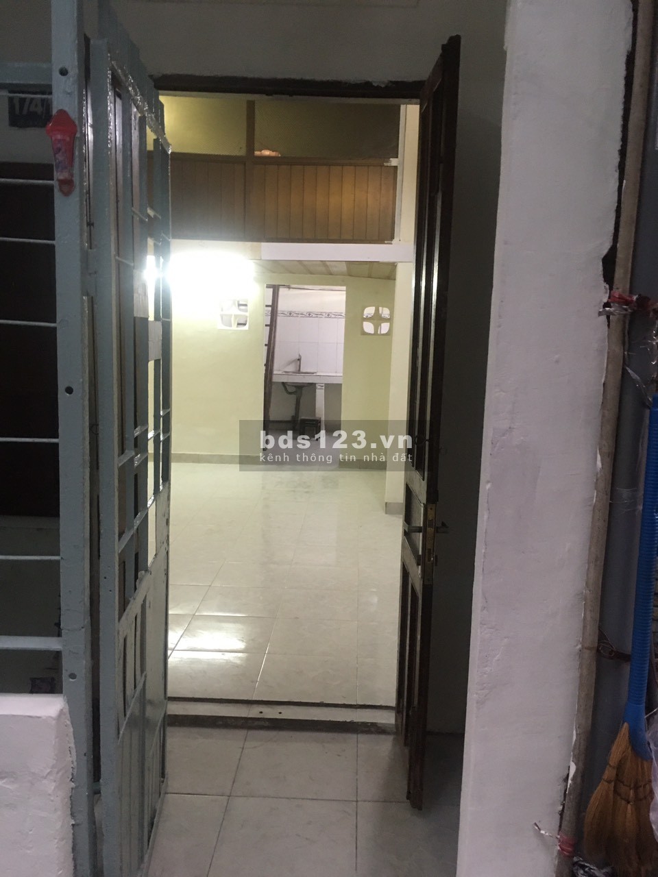 Cho thuê nhà nguyên căn 174/13 Đường Lê Quốc Hưng, Phường 13, Quận 4. Liên hệ An,dđ: 0903919500