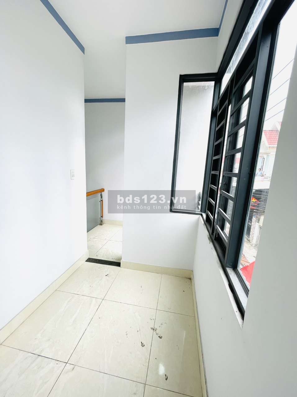 Chính chủ cần bán nhà 1 lầu 1 trệt hẻm Ô Tô ngay chợ Tân Long