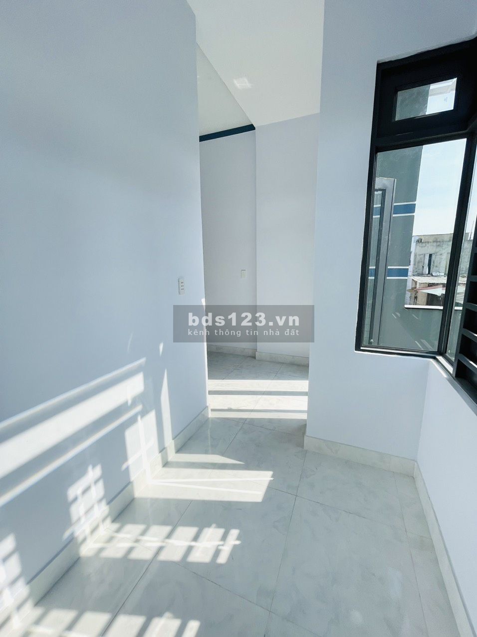 Chính chủ bán gấp nhà mới xây 2 PN 1 Lầu 1 trệt đường Vũng Việt, Dĩ An, Bình Dương