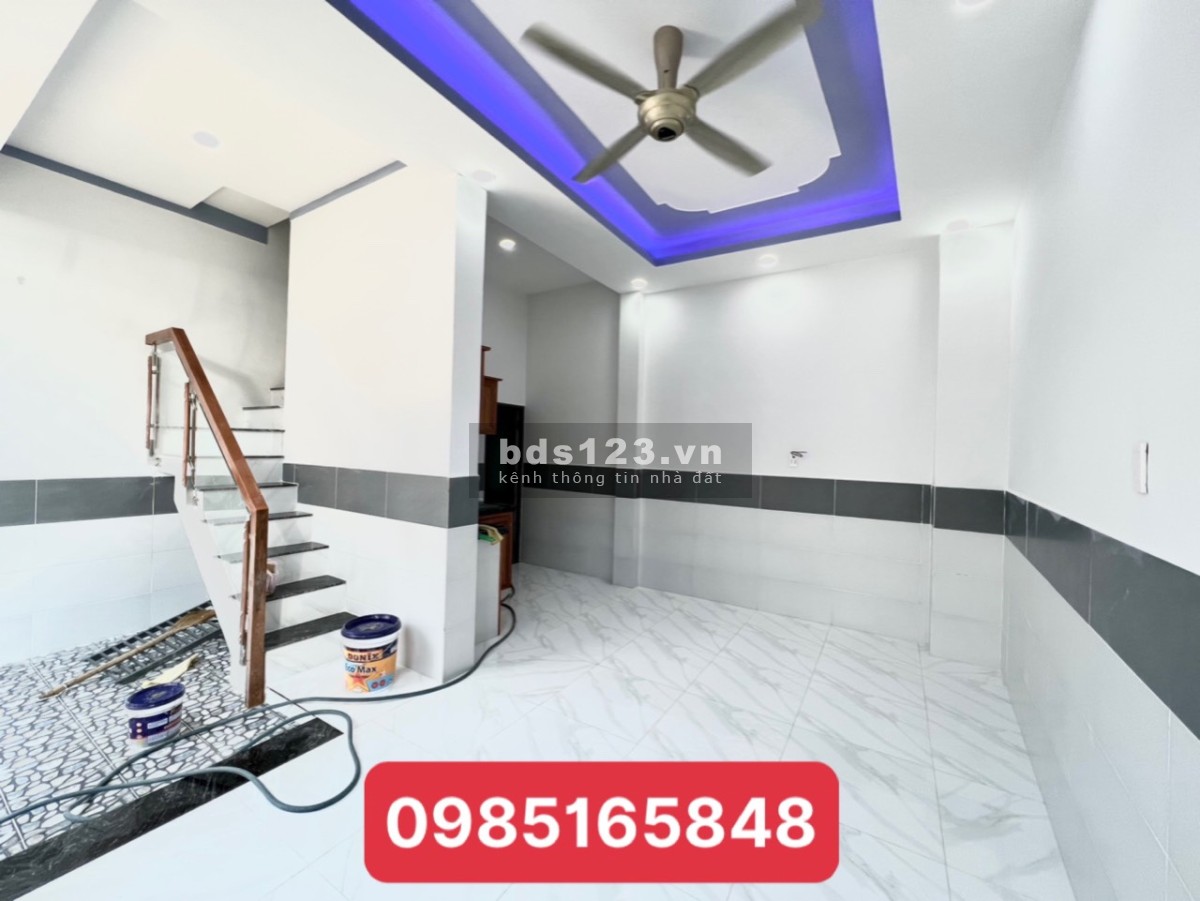 Bán gấp nhà dưới 1 tỷ, 1 trệt 1 lầu, ngay đường Chiêu Liêu, Dĩ An, Bình Dương