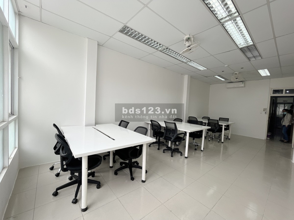 Cho thuê văn phòng Quận 4, chỉ 12tr/ tháng bao bàn ghế