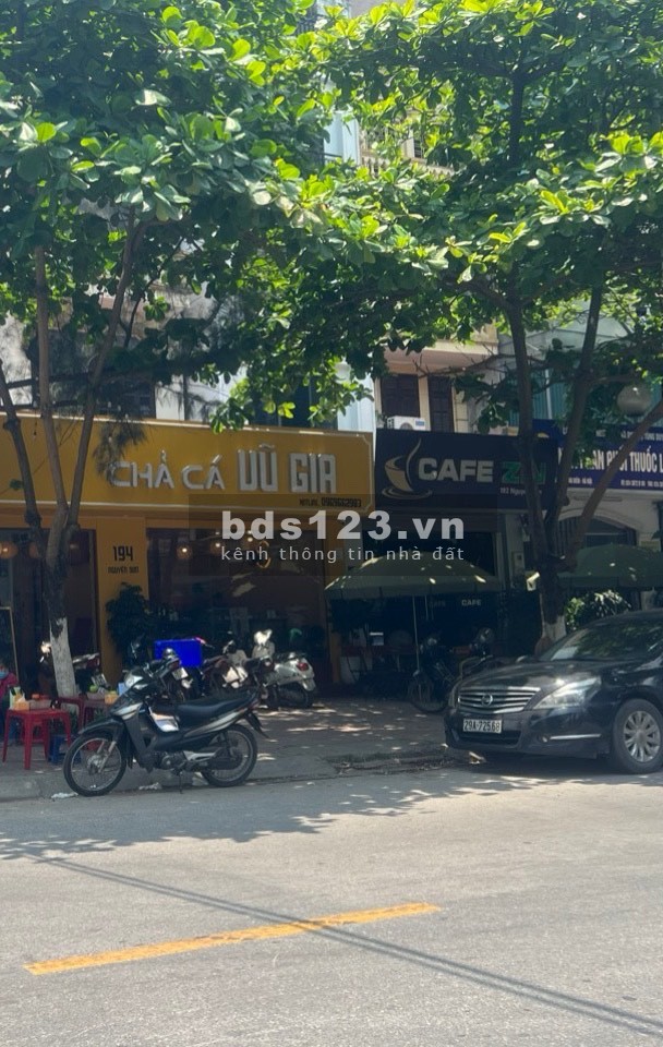 Bán nhà mặt phố Nguyễn Sơn, kinh doanh sầm uất, 90m2, 7 tầng