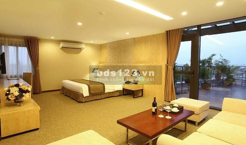 Bán khách sạn quận Cầu Giấy. Đạt chuẩn VIP 4 Sao, Dòng tiền 2 tỷ-tháng. DT 328m, 13t, MT 12m, 160 Tỷ