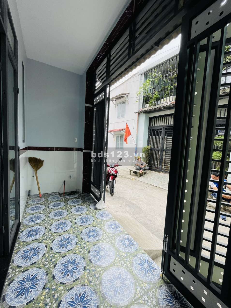 Chính chủ bán nhà 1 lầu 1 trệt ngay chợ Tân Long, hẻm ô tô thoải mái