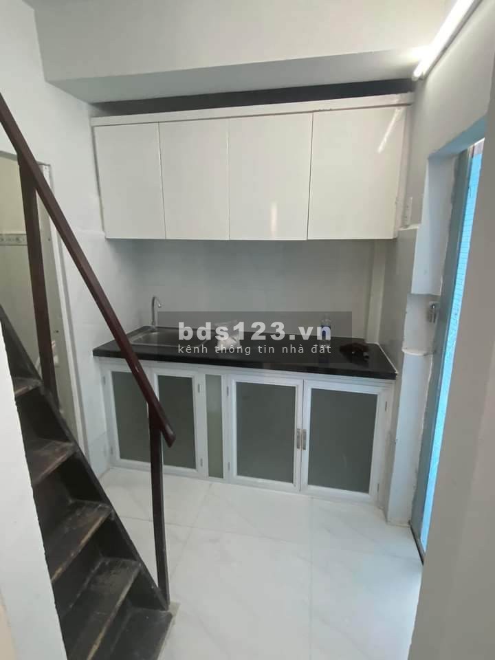 2 tỷ 4, 2pn - xe hơi đậu cửa - Bán nhà Nguyễn Thượng Hiền, Bình Thạnh