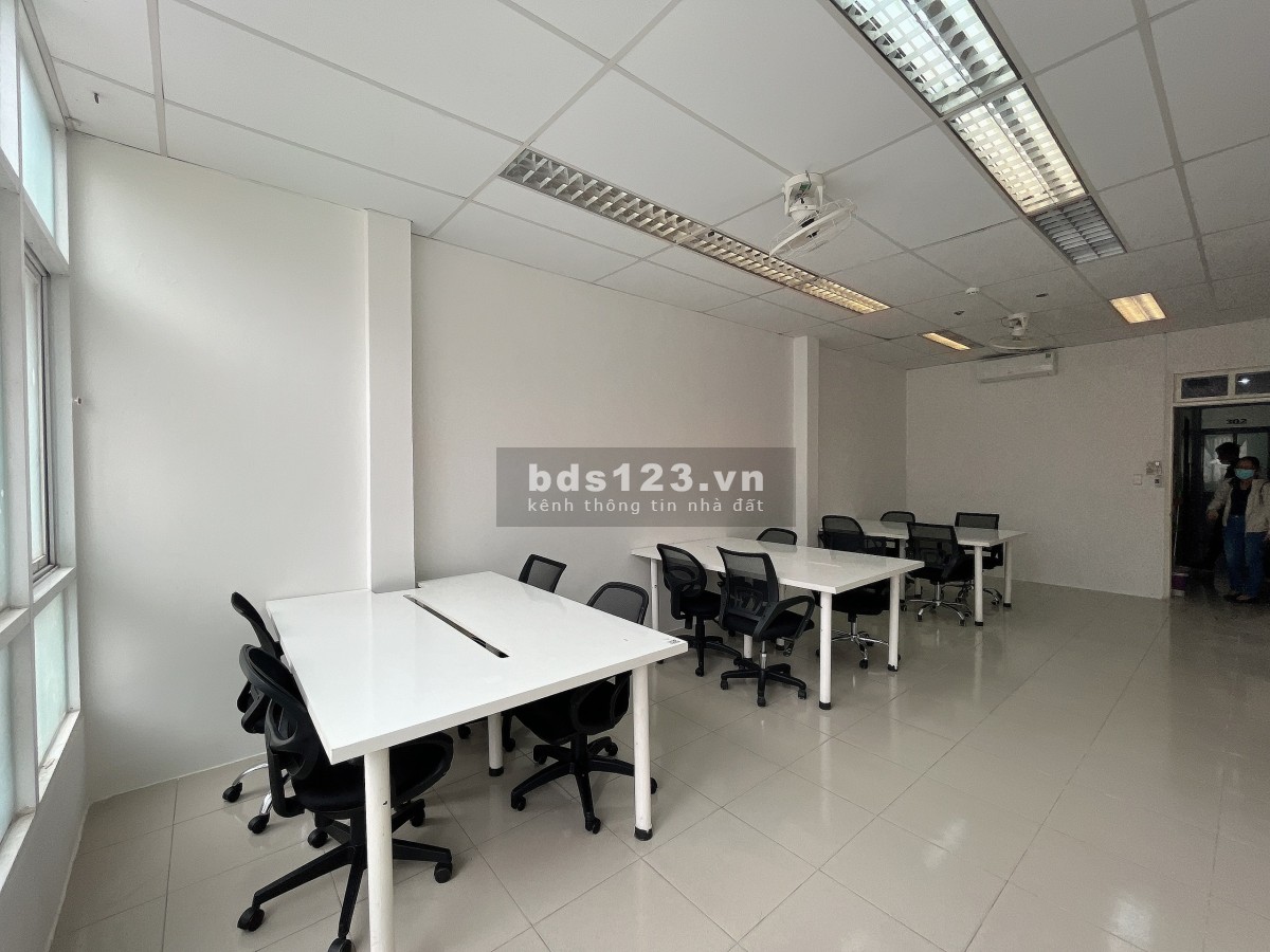 Cho thuê văn phòng Quận 4, chỉ 12tr/ tháng bao bàn ghế