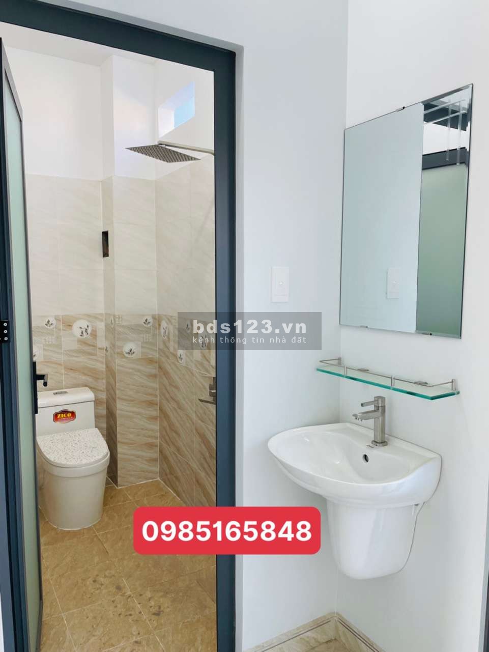 Cần bán nhà 2 lầu 1 trệt ngay bệnh viện Dĩ An, hẻm ô tô thoải mái