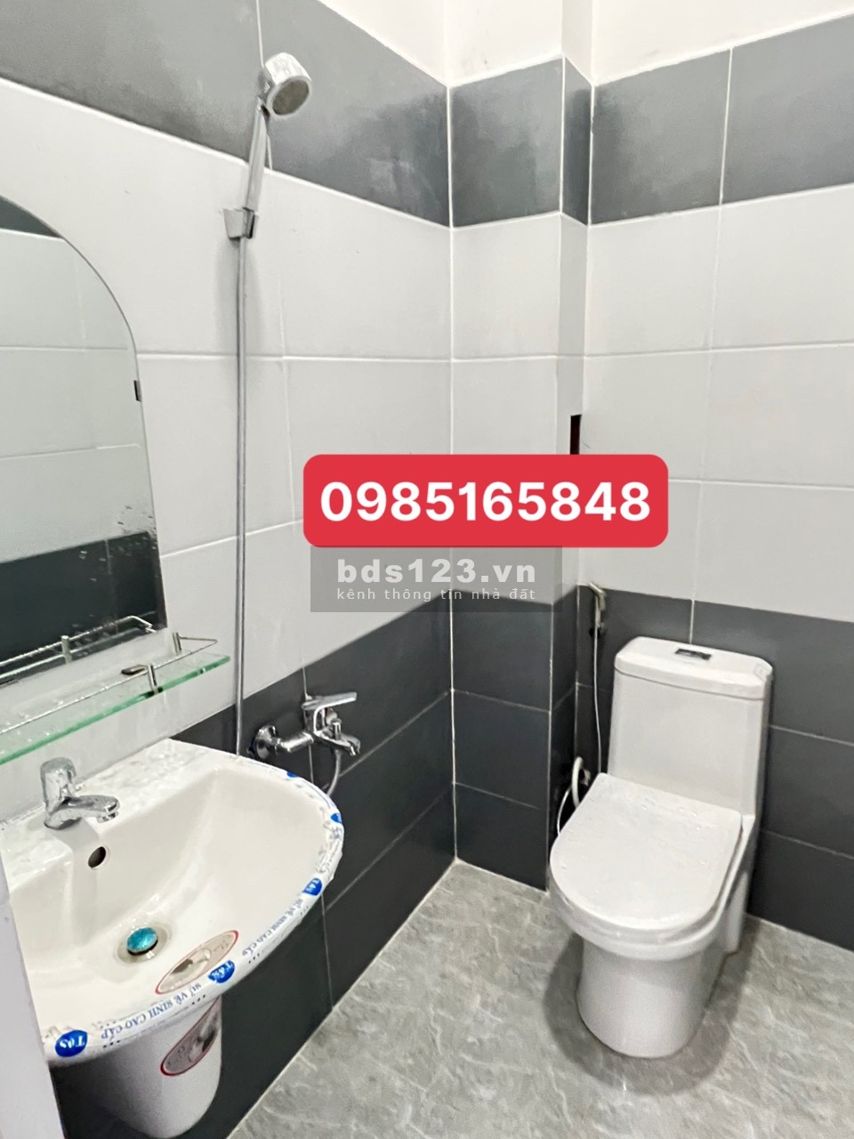 Bán gấp nhà dưới 1 tỷ, 1 trệt 1 lầu, ngay đường Chiêu Liêu, Dĩ An, Bình Dương