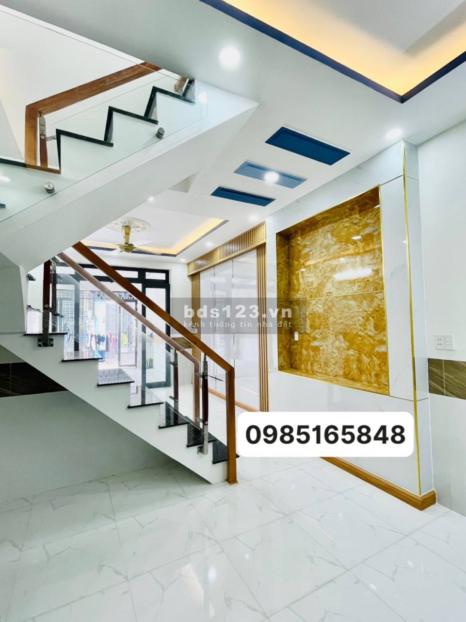 Tôi chính chủ bán nhà 1 lầu 1 trệt có sân ô tô hẻm 7m sau chợ Tân Long, Dĩ An