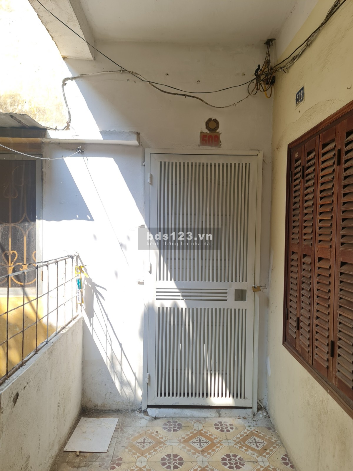 Chính chủ bán Căn hộ 80m2 Tập thể Nguyên Hồng 4 phòng ngủ cực hiếm