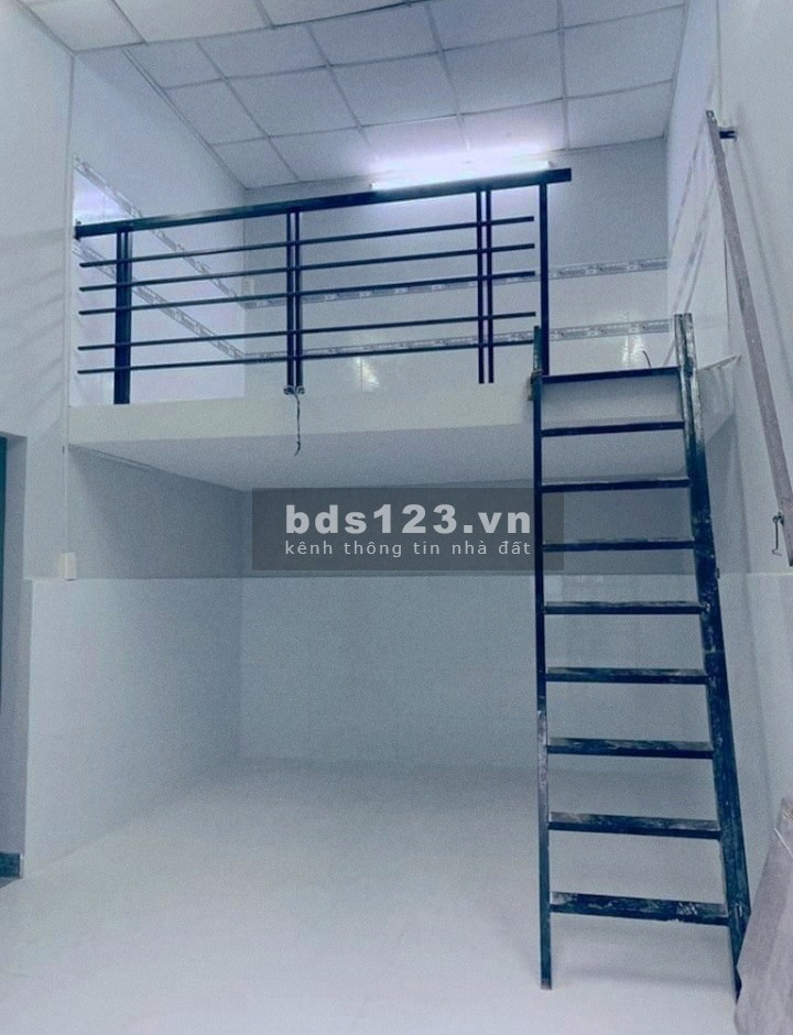 2 tỷ 750 , 2pn - Bán nhà sát Bạch Đằng, Bình Thạnh - Xe hơi đậu cửa - Đang cho thuê