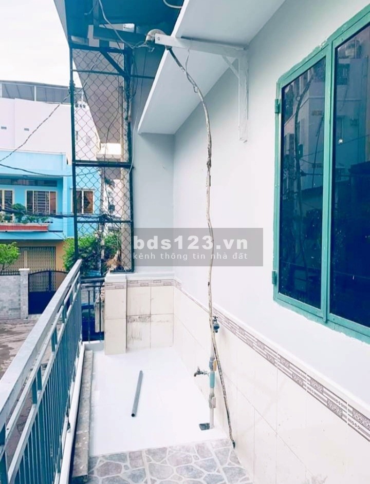 2 tỷ 750 , 2pn - Bán nhà sát Bạch Đằng, Bình Thạnh - Xe hơi đậu cửa - Đang cho thuê