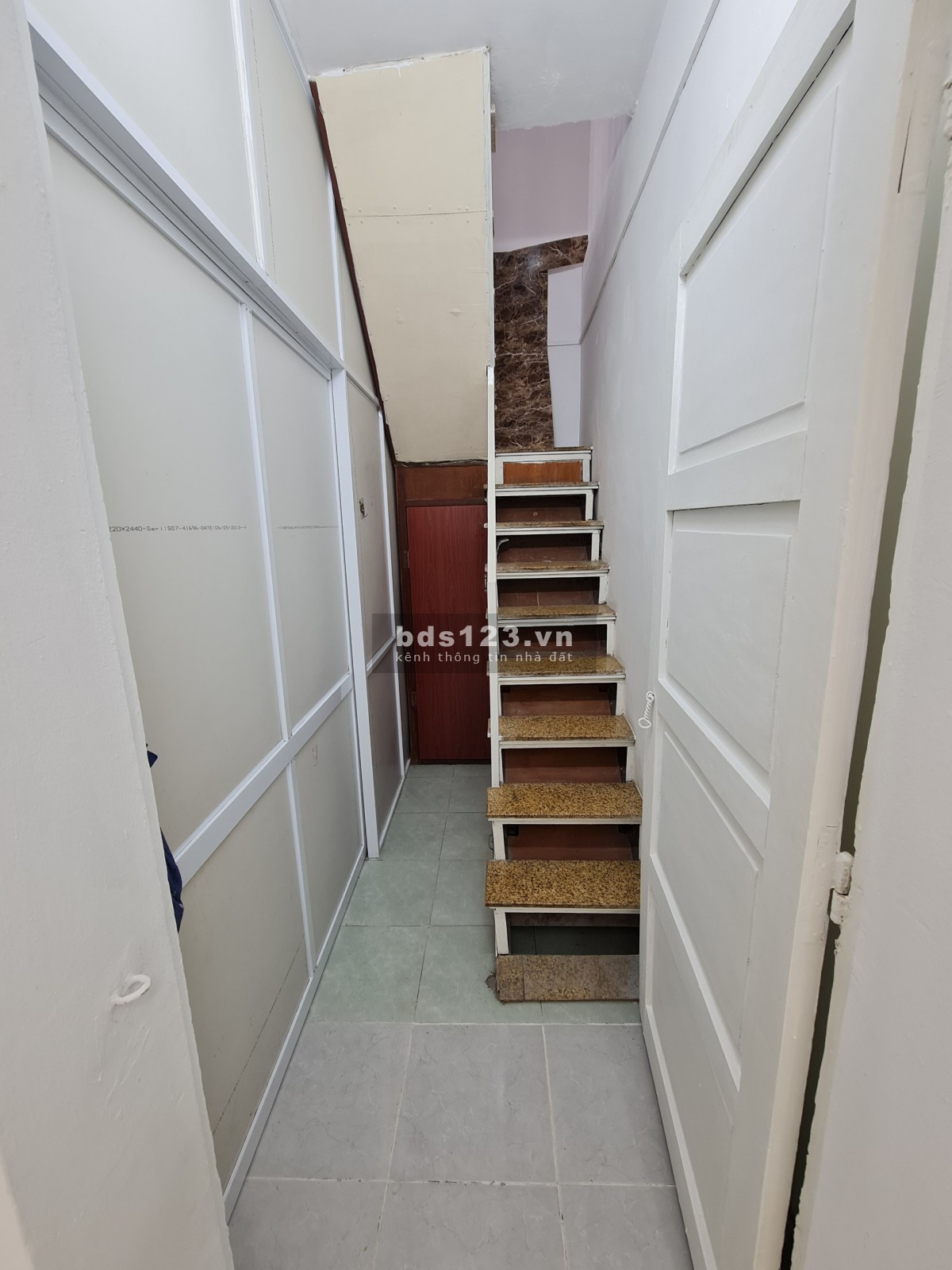 Chính chủ bán Căn hộ 80m2 Tập thể Nguyên Hồng 4 phòng ngủ cực hiếm