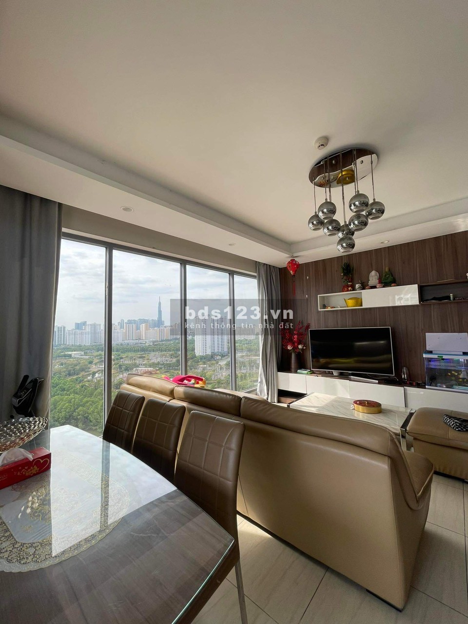 Kẹt tiền bán nhanh 3 phòng ngủ căn góc view quận 1, full NT, giá chỉ 12,5 tỷ bao phí - 0945 833 716.