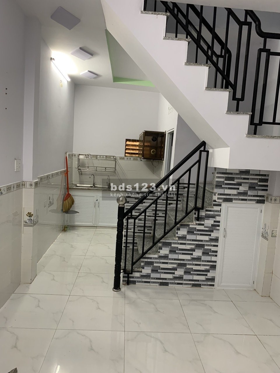 Cho thuê nhà 1 trệt 1 lầu hẻm 1041// Trần Xuân Soạn Q7