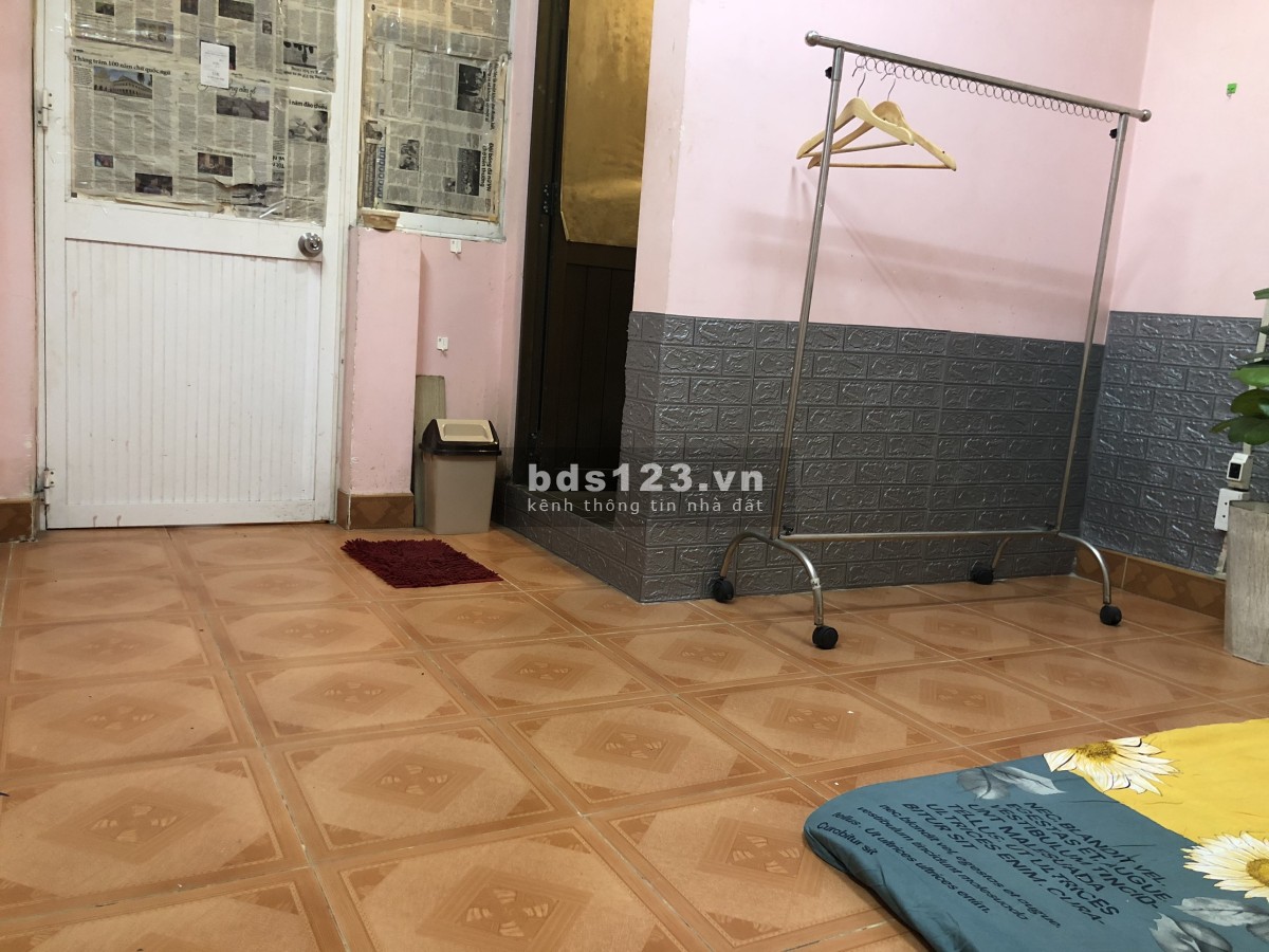 Cho thuê phòng trọ 18m2 Hồ Văn Huê, Phú Nhuận có nội thất giờ tự do 3tr