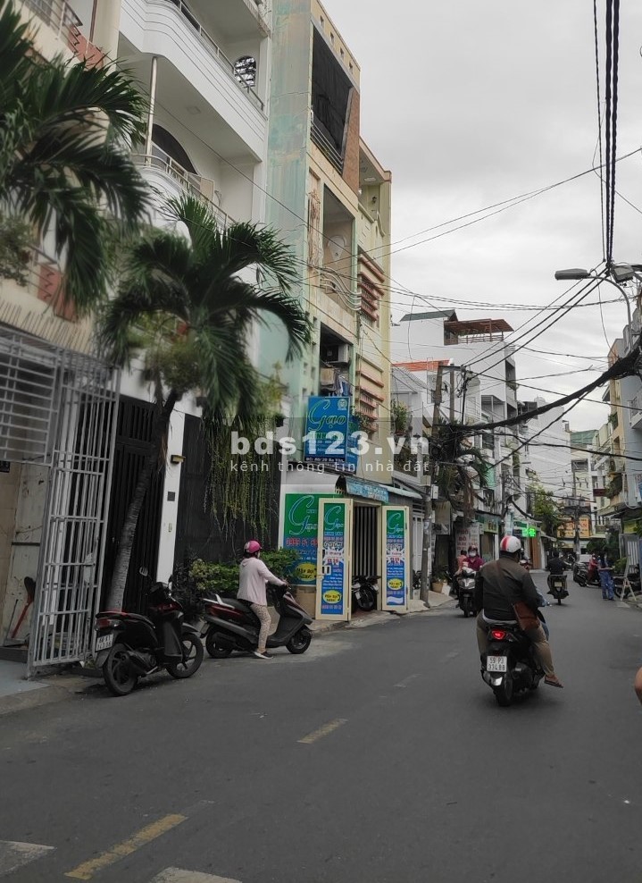 Bán nhà mới 3 tầng, đường ô tô hơn 5m. Gần Aeon Tân Phú, 4.2 tỷ