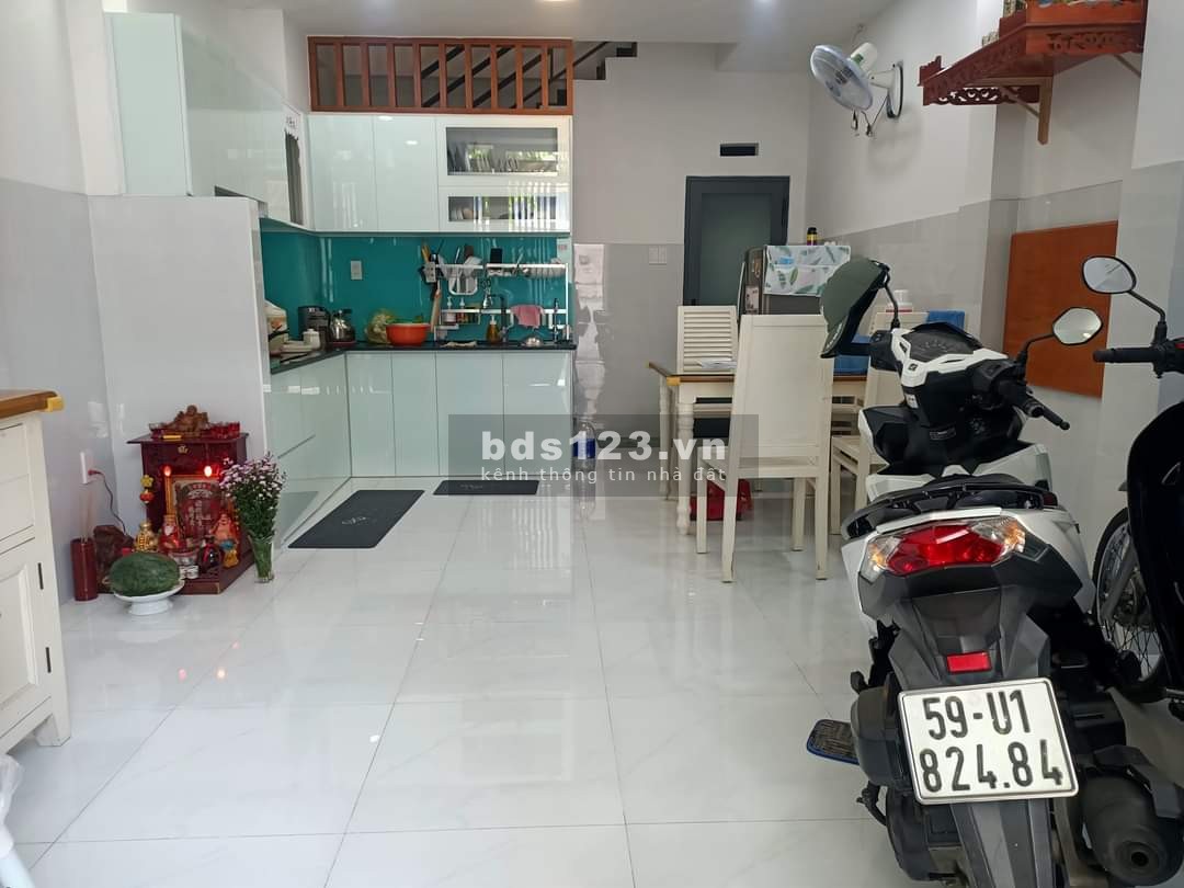Bán nhà mới 3 tầng, đường ô tô hơn 5m. Gần Aeon Tân Phú, 4.2 tỷ