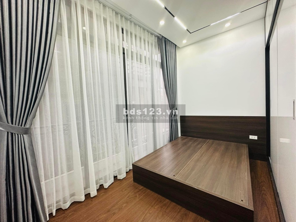 Bán nhà lô góc 4 mặt thoáng ngõ rộng nội thất sịn 36m2 giá 3ty