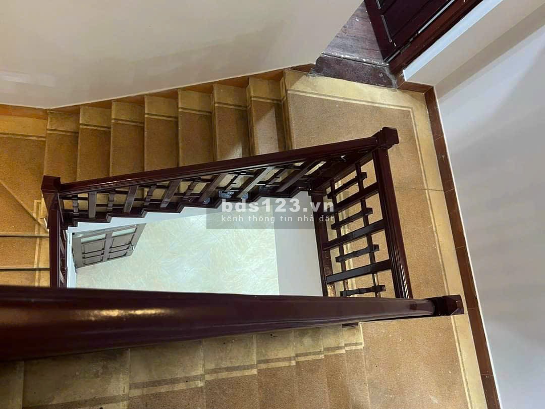 Bán nhà phân lô ngõ 191 Thạch Bàn chủ đầu tư mới xây