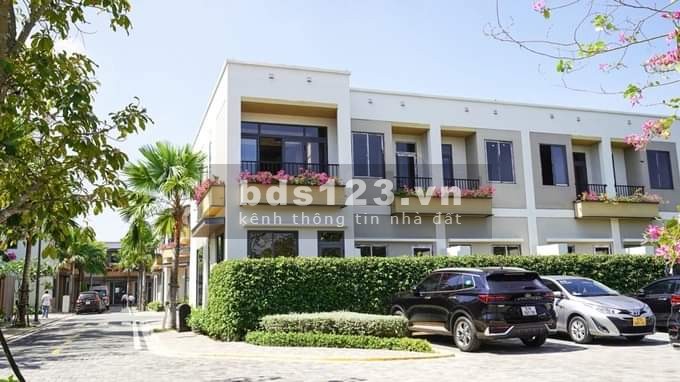 Nhà phố Taka Garden Riverside Homes ven sông vàm cỏ tây ,SHR , 130m , 1,9 tỷ/căn