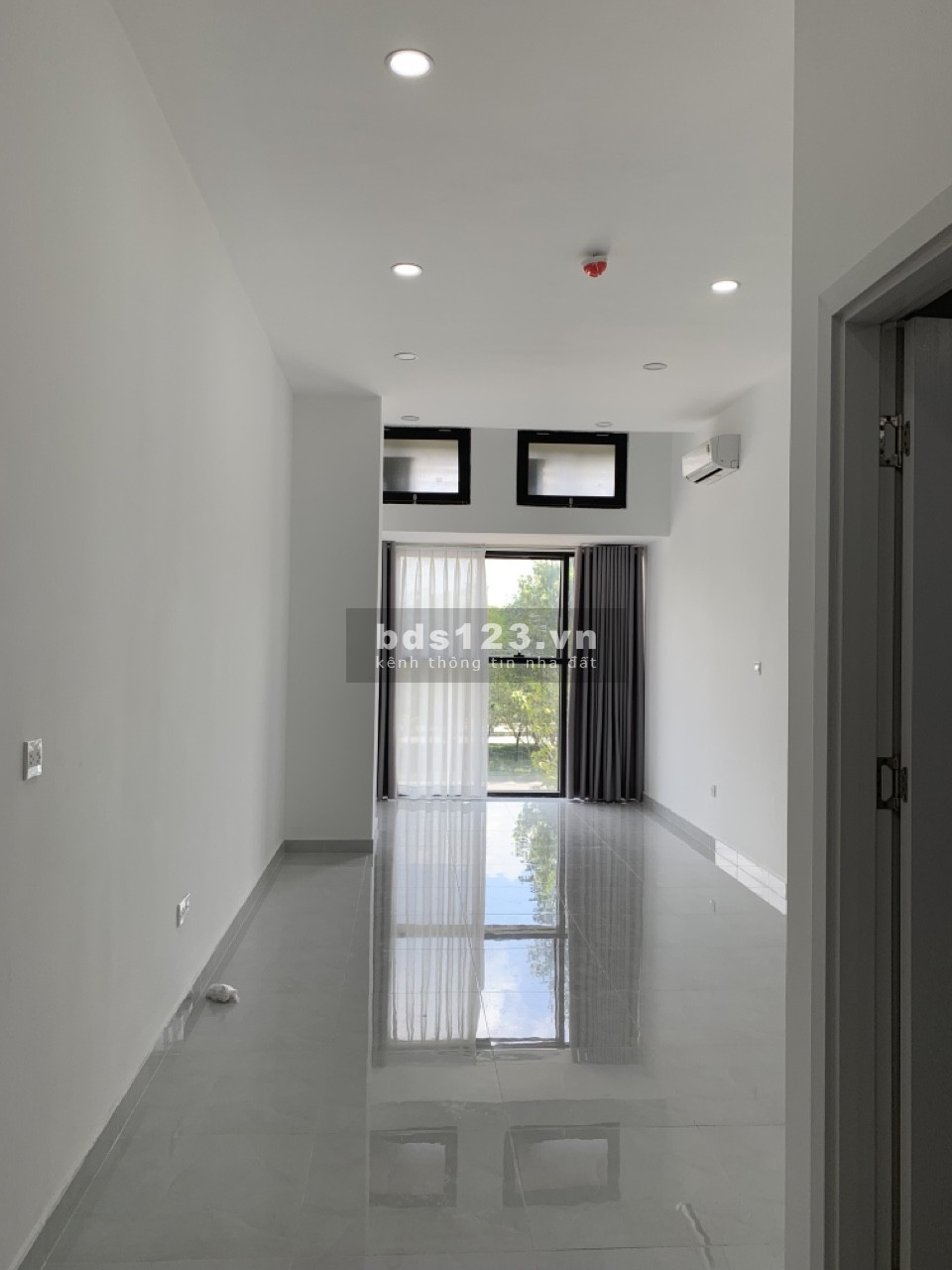 Cho thuê The Sun Avenue căn office giá siêu rẻ chỉ 8tr/t