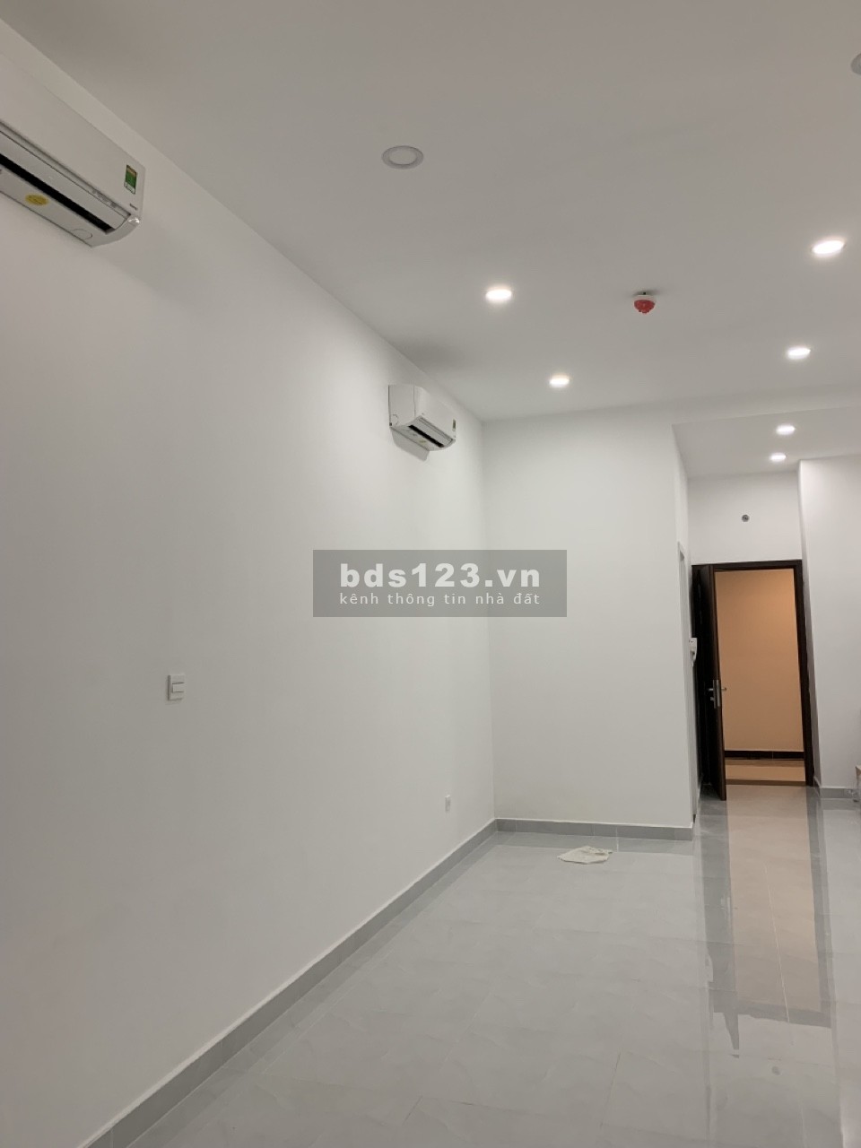 Cho thuê The Sun Avenue căn office giá siêu rẻ chỉ 8tr/t