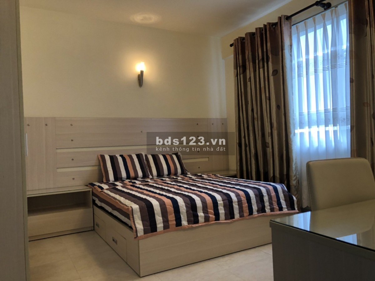 Bán CH Hùng Vương Plaza 130m2, 3PN, 3WC, căn góc. Giá không đăng ảo: 6.5 tỷ còn TL giảm