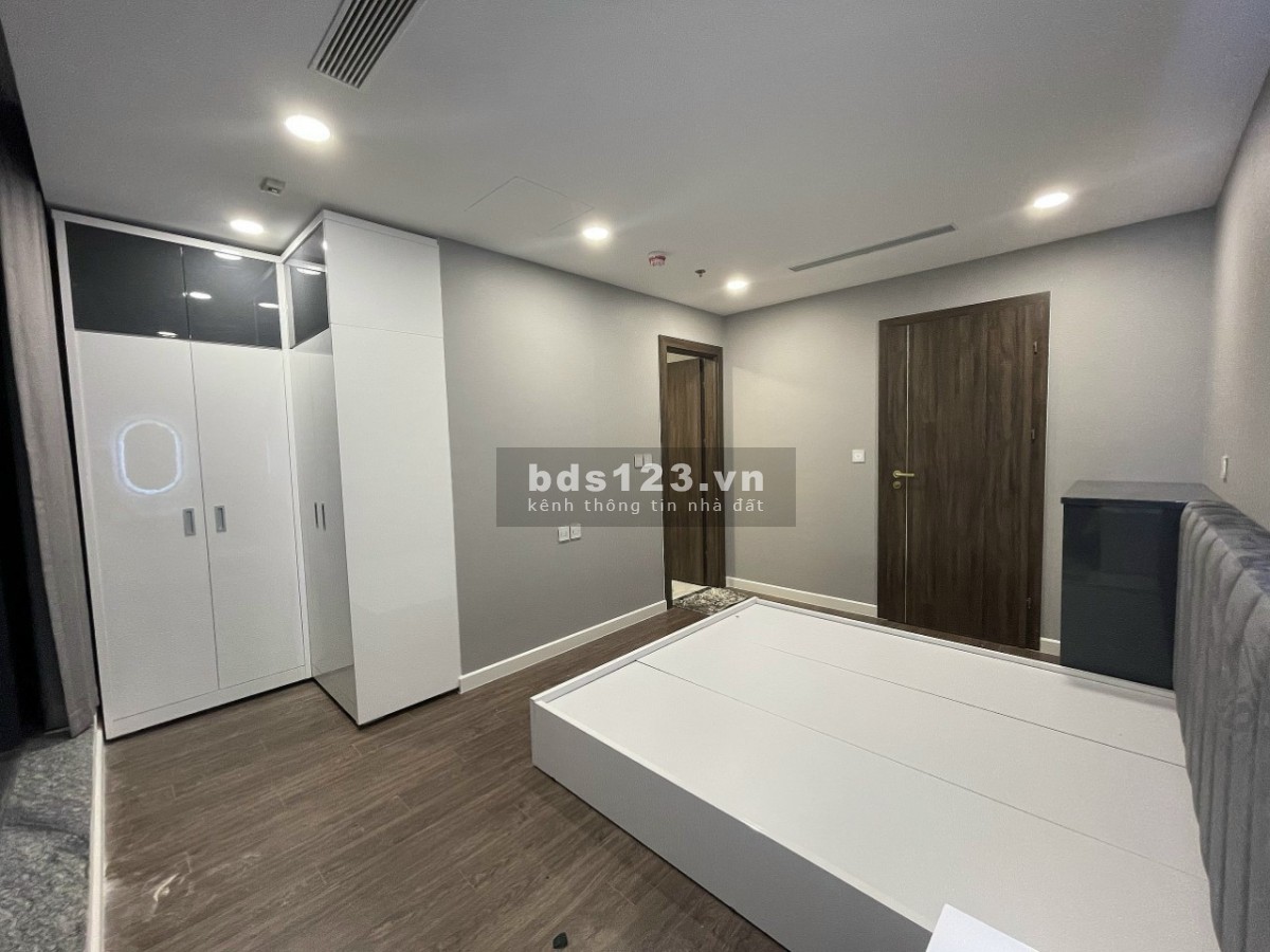 Bán CH Screc Tower 81m2, 2PN, căn góc, có SH. Giá thật nhà thật không đăng ảo: 3.5 tỷ (còn TL giảm)