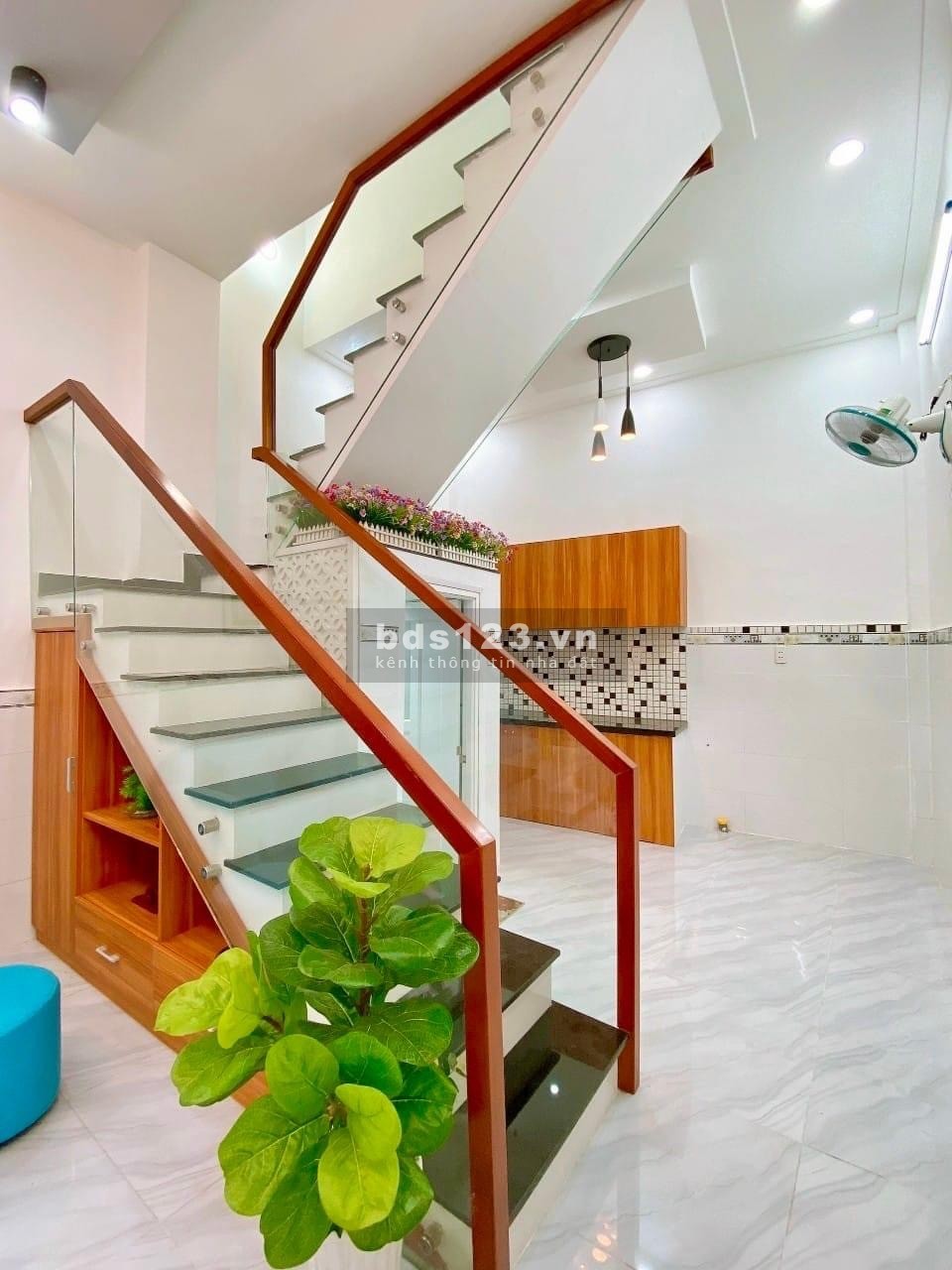 Bán nhà mới, Gò Vấp, 2 tầng 2 pn full nội thất 3,8 x 7 M , nở hậu 4M 3tỷ45