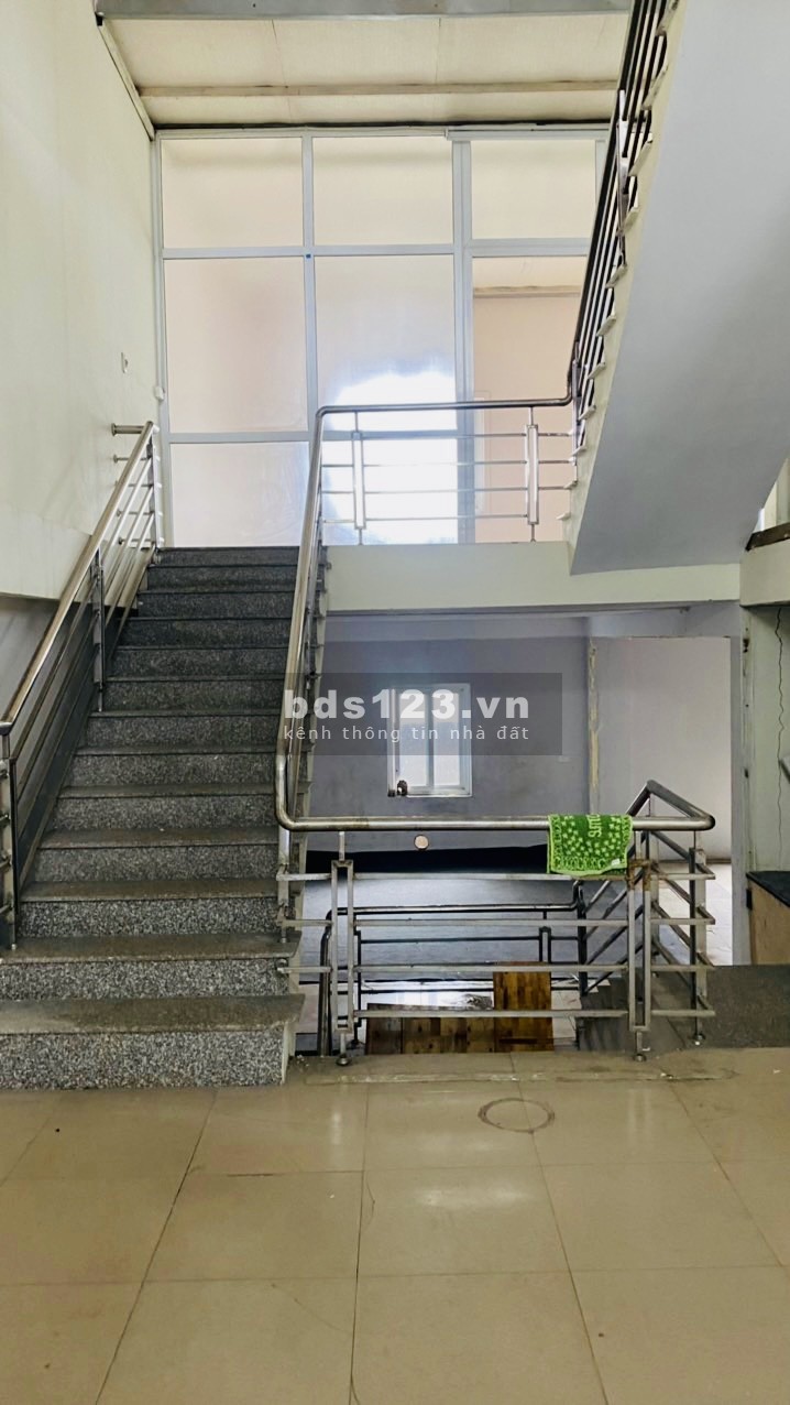 Cho thuê mặt bằng làm kho xưởng phố Nguyễn Văn Giáp - Nam Từ Liêm