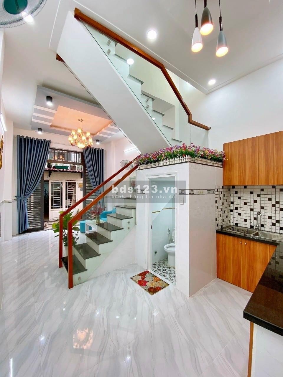 Bán nhà mới, Gò Vấp, 2 tầng 2 pn full nội thất 3,8 x 7 M , nở hậu 4M 3tỷ45