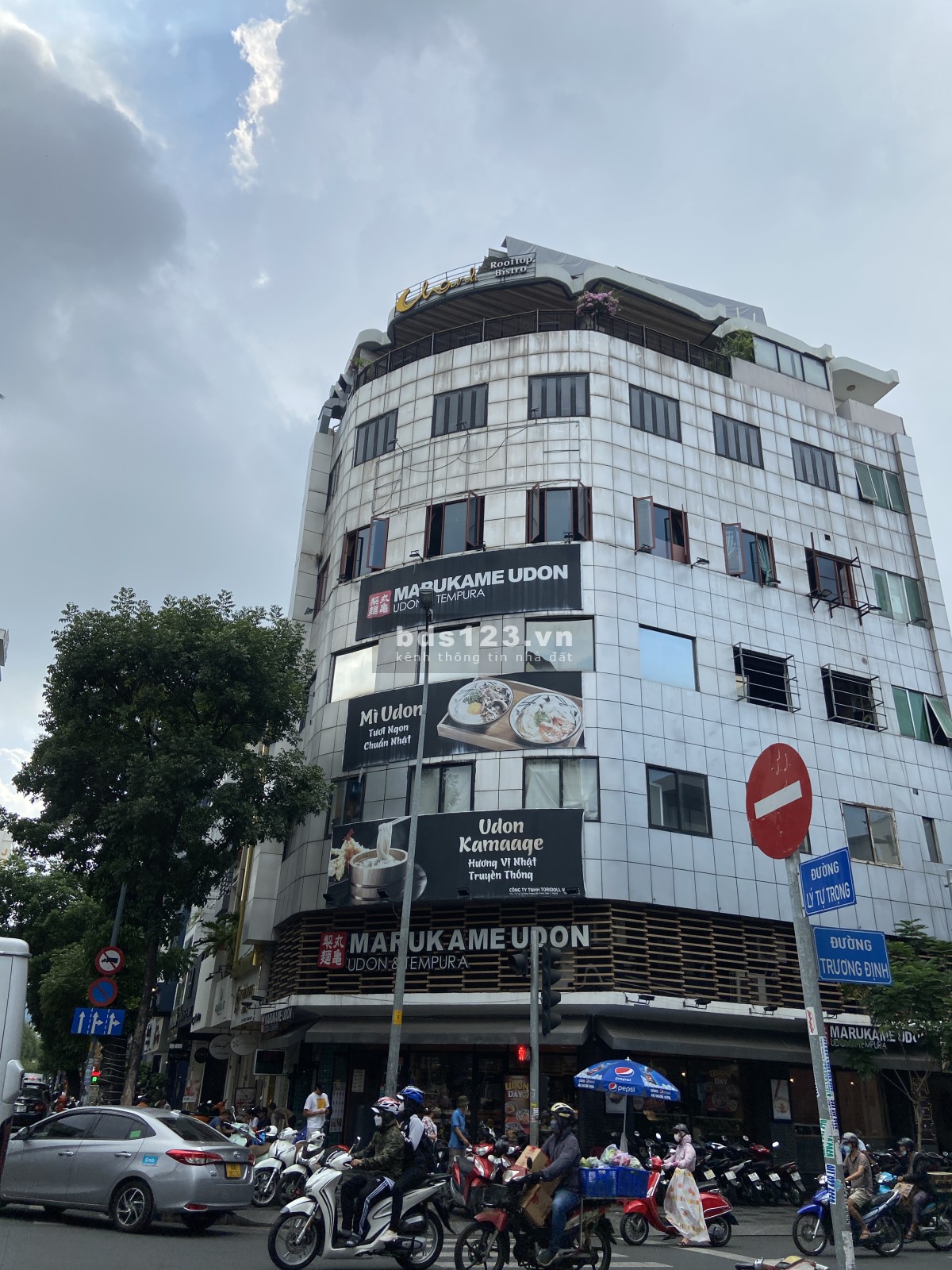 Chính chủ cho thuê mặt bằng 200 m2 ngay góc 2 mặt tiền Lý Tự Trọng Trương Định Q1, LH 0937184966