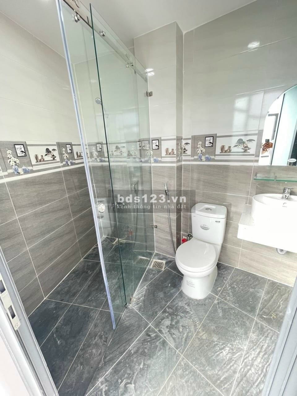 Nhà mới đẹp, hẻm đường TXS, Q7, Sổ hoàn công đầy đủ, công chứng ngay.