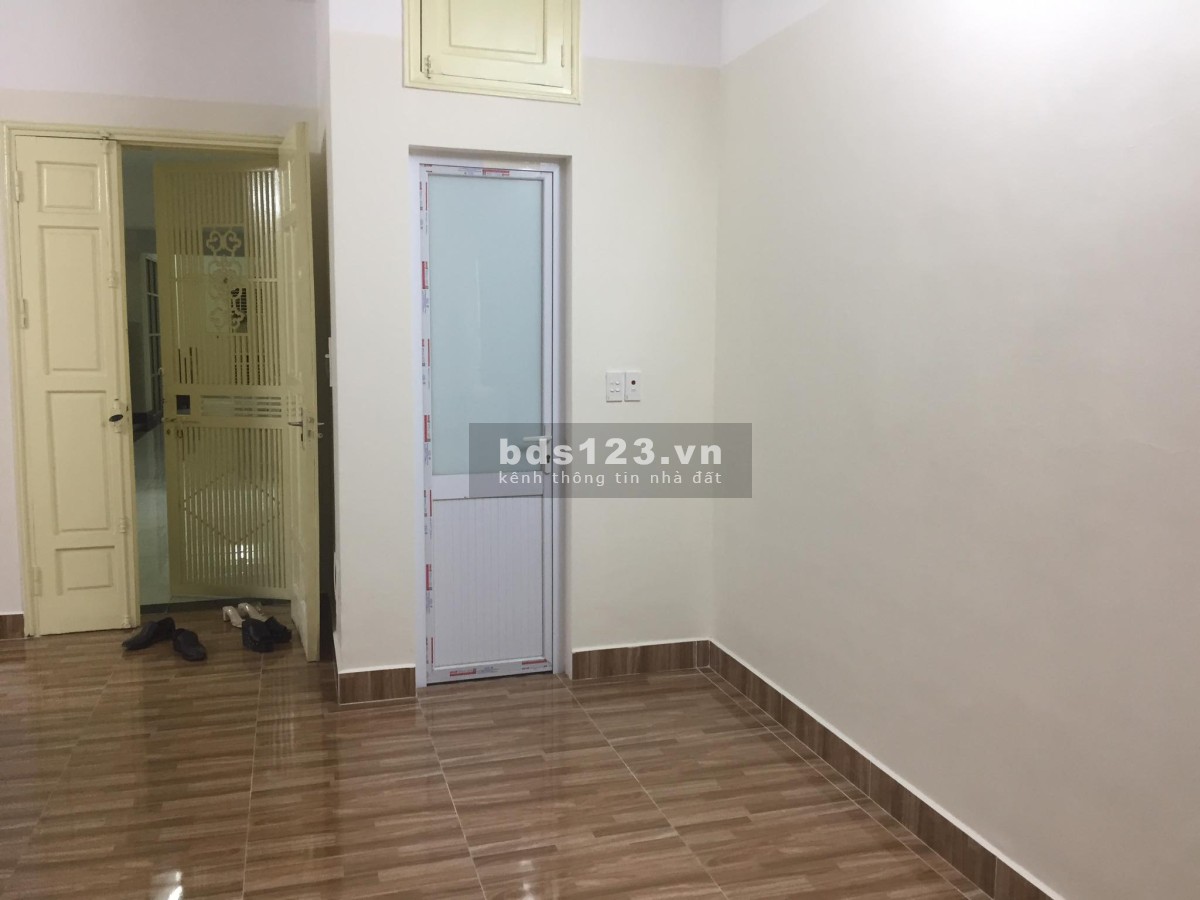Cho thuê căn hộ 126m2 nhà HH2, phố Dương Đình Nghệ, Yên Hòa, Cầu Giấy