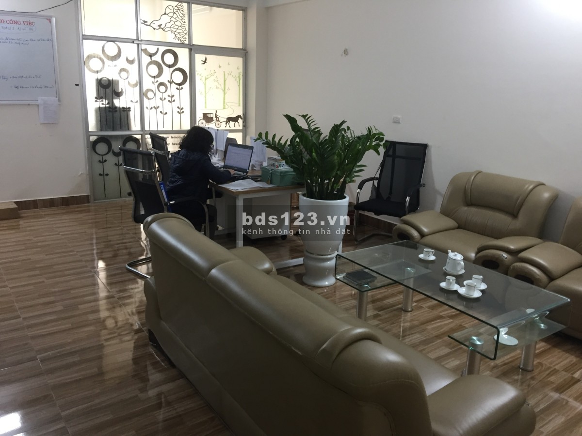 Cho thuê căn hộ 126m2 nhà HH2, phố Dương Đình Nghệ, Yên Hòa, Cầu Giấy