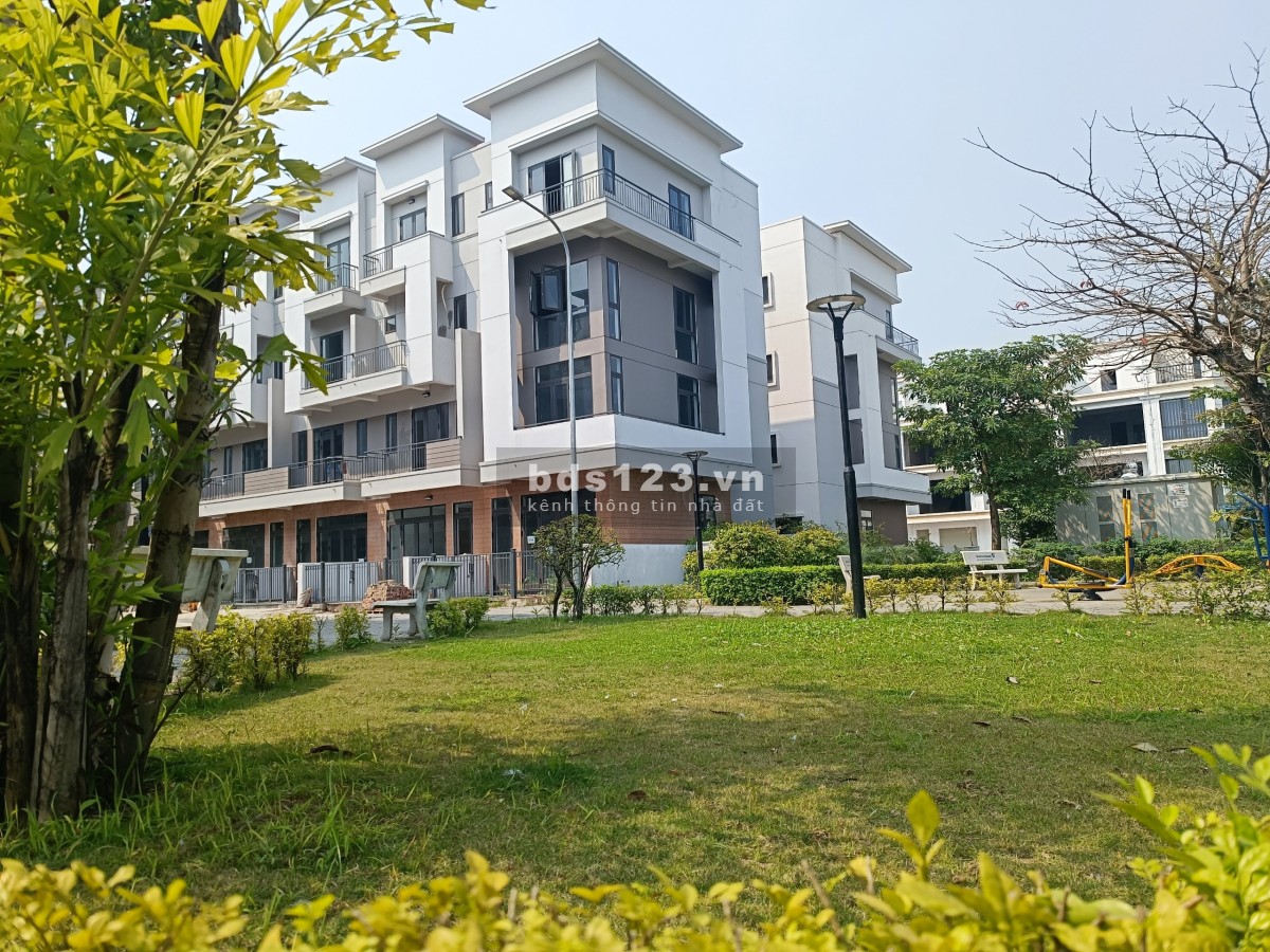 Lời ngay khi mua nhà 4 tầng sổ đỏ sở hữu trọn đời, giá đáy tp Từ Sơn