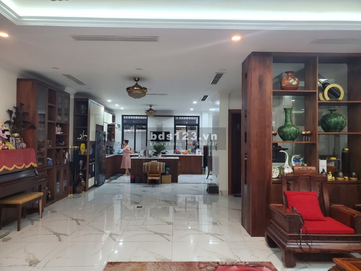 Bán biệt thự Linh Đàm, Hoàng Mai, 250m, 4 tầng, 13m mặt tiền, nhỉnh 45 tỷ, có thương lượng