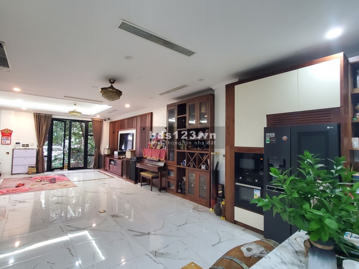 Bán biệt thự Linh Đàm, Hoàng Mai, 250m, 4 tầng, 13m mặt tiền, nhỉnh 45 tỷ, có thương lượng