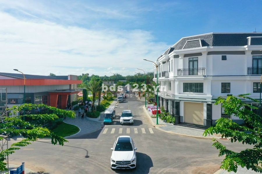 Bán nhà ở xã hội kiểu nhà phố tại Bình Dương với lãi xuất 4.8%/năm