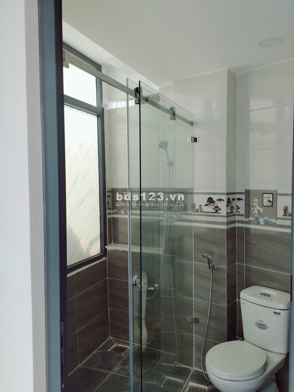 Nhà mới đẹp, hẻm đường TXS, Q7, Sổ hoàn công đầy đủ, công chứng ngay.