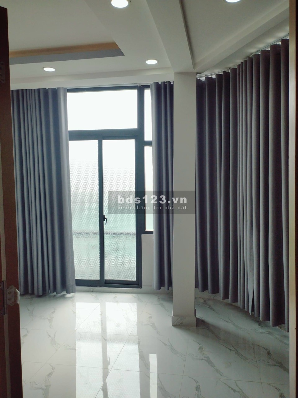 Nhà mới đẹp, hẻm đường TXS, Q7, Sổ hoàn công đầy đủ, công chứng ngay.
