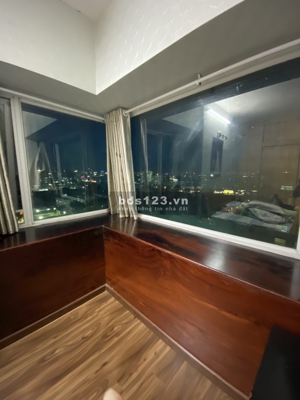 Chính chủ bán CH Thuận Việt 89m2, 3pn, tặng NT, căn góc, view Q1, SH vĩnh viễn. Giá Thật: 3.7 tỷ TL