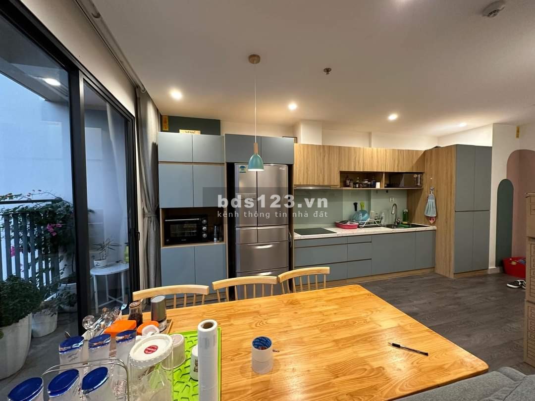 Gia đình chuyển định cư nên cần bán căn hộ 2PN+1, 2WC căn góc giá 1,820TR Vinhomes Ocean Park
