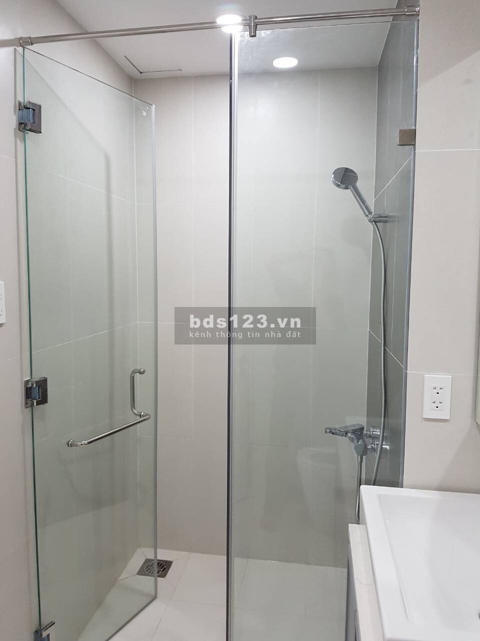 Bán căn hộ Screc Tower 81m2, 2PN, căn góc, có SH. Giá thật nhà thật không đăng ảo: 3.5 tỷ (còn TL )
