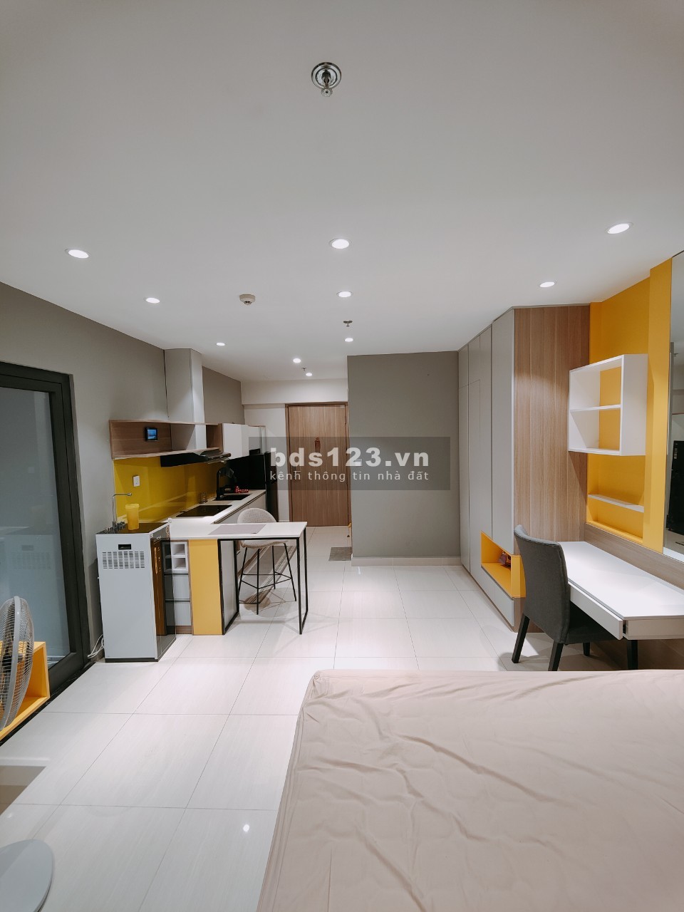 bán gấp căn Studio full đồ CC Vinhomes Smart City 1.15 tỷ bao phí.